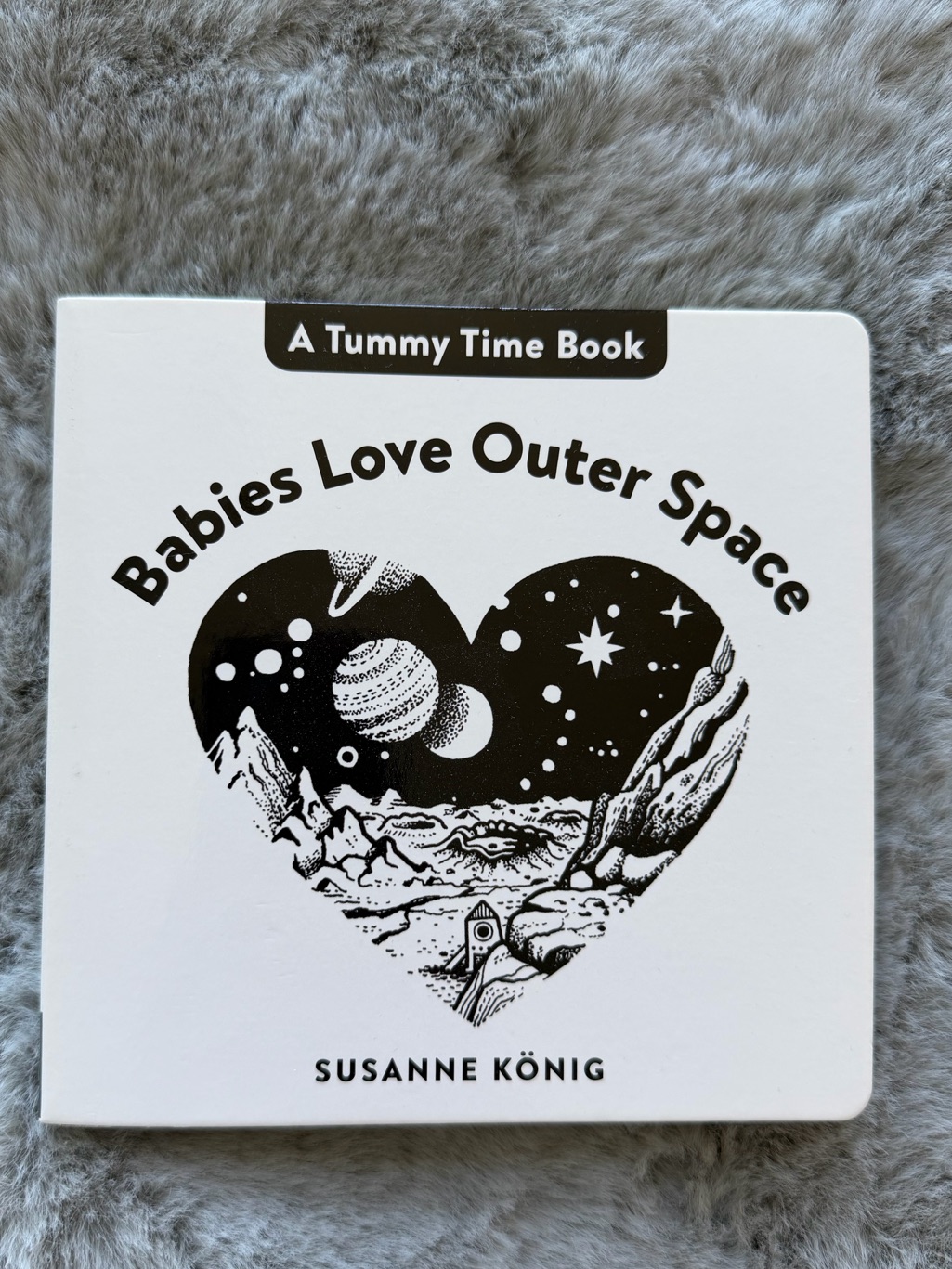 Babies Love Outer Space: High Contrast Black-And-White Art Throughout